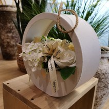 데코코마니 조화 벽장식 꽃바구니, 화이트