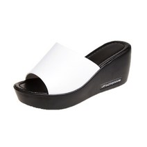 TCR 여성용 루시 69번 모던 통굽 슬리퍼