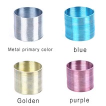 스프링 용수철 Finewe 플랫 메탈 레인보우 서클 재미있는 클래식 웨이브 링 장난감 멀티 컬러 크기 48x58mm 사용자 정의 로고 서비스, 48x58mm gold