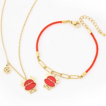 구미 신형 온변 소 띠 목걸이 세트 아교 빨간색 소 끈 드릴 펜던트 티타늄 강철 체인 빨간 끈 팔찌