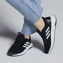 아디다스 QT 레이서 삼선로고 운동화 여성 블랙