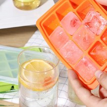 큐브아이스뱅크 12구 실리콘 얼음케이스 칵테일 얼음틀 여름 냉동실 얼리기 시원한 아이스 커피 얼음트레이 대형 모양 실리콘얼음트레이 실리콘아이스트레이 아이스큐브 홈카페용품 실리콘얼음틀 얼음몰드 아이스몰드