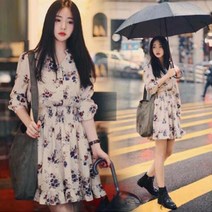 여성스러운 꽃무늬 패턴 데이트룩 미니 원피스
