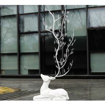 행운의사슴 조각상 조형 모형 정원 리조트 로비 호텔, 벅 180cm를 올려다 보며