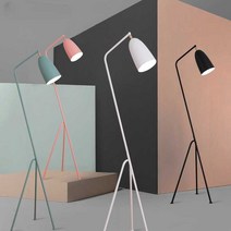 구비 그래스호퍼 스탠드 조명 거실 인테리어, 화이트- 따뜻한 조명