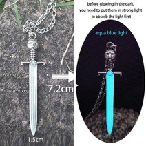 빛나는 빛나는 화살표 펜던트 목걸이 나이트 스피어 목걸이 여성을위한 어두운 파이크 목걸이에 글로우 남성 할로윈 선물