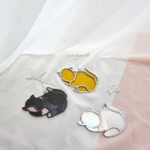 스테인드글라스 궁디 씰룩 고양이 썬캐쳐, 1. 하얀 고양이