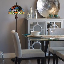 루티 스테인드글라스 졸리메종 장 스탠드, 장미