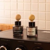 고급 차량용방향제 명품 새차선물 모먼트 메종누아 우드볼 자동차디퓨저 40ml 블랙 라벨, 1개, 레드 베리 (블랙 체리향)