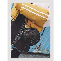 기타 양가죽 스터드 크로스백 미니가방 여행용 블랙칼라