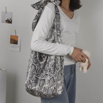 파이톤 비늘 가방 패턴 뱀