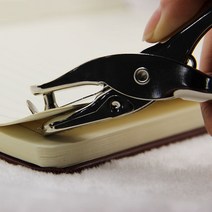 종이펀칭기 학교 사무실 금속 단일 구멍 펀처 핸드 페이퍼 펀치 스크랩북 8 페이지 모든 재료 1 PC