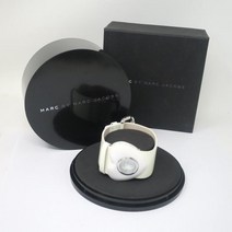 [해외]명품마크제이콥스시계70015283 Marc by Marc Jacobs White Patent Leather Heart Watch in Box