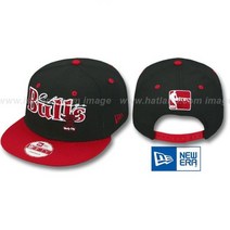 시카고 불스 2T CLASSIC TAG SNAPBACK BY 뉴에라 조정 가능한 모자