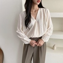아이슈즈 브이넥 청순 블라우스 1084019