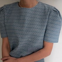 [워니쇼룸]스탠다드핏와플청블라우스 퍼프 라운드넥 유니크 배색 패턴 여성 반팔 포인트룩