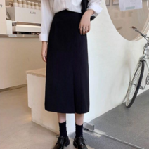 여성 데일리룩 뒷트임 롱스커트
