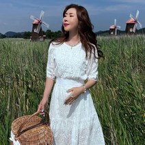 펀칭 레이스 원피스