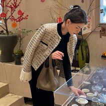 하트버튼 트위드 가디건 크루넥 모노톤 노카라 자켓 코디 봄 가을 결혼식하객룩