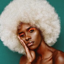흑인 여성을 위한 짧은 아프로 가발 스모키 그레이 가발 유니 남성 여성 크고 탄력 있고 부드럽고 자연스러운 모발 킹키 컬리 프리미엄 합성 가발(그레이) 343660, 613