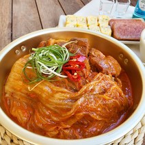 푹 끓여 부드러운 돼지고기 김치찜 800g 시원한 황태육수 김치찌개 750g 푹 끓여 부드러운 김치, 황태육수김치찌개 1팩