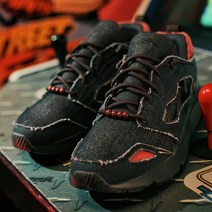 리복 스트리트 파이터 퓨리라이트 95 고우키 스니커즈 LZK23 GZ9542