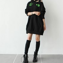 모션 절개 롱 후드 원피스