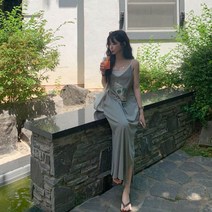 윤슬(yoonseul) 시노 꾸안꾸 휴양지 브이넥 배색 롱 맥시 나시 원피스