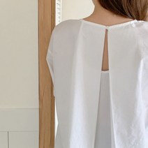 핏앤제이 ㅡ 리딜메라운드넥 뒷트임 블라우스