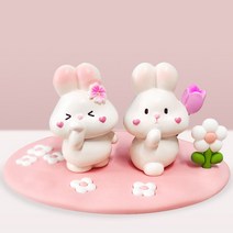 차량 악세사리 자동차 꾸미기 인테리어소품 예쁜차량용품 대쉬보드장식 신차선물 귀여운 토끼 동물 피규어 장식소품 세트, 3.꽃든토끼+뽀뽀토끼+핑크잔디판, 핑크, 1개