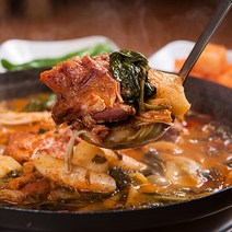 더담 감자탕 700g*4팩/ 얼큰한 국물과 담백한 고기, 감자탕 700g*4팩+감자수제비4개