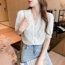 [이꾸띠] 블랙보오드리 여성 여름 브이넥 진주버튼 포인트 레이스 2컬러 반팔 블라우스