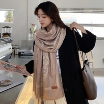 모먼트 머플러 레오파드 심플 목도리 꽃샘추위 보온성 겨울필수 데이트코디 연인 방한용품 가벼운선물