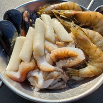 주꾸미 해물 떡볶이 밀키트 (쭈꾸미300g+흰다리새우4미+홍합100g+순쌀떡볶이떡 100g+볶음소스 100g) 2인분