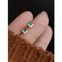 순은 녹색 지르코늄 귀걸이 14k 금방 다이아몬드 마이크로 상감 기질 귀걸이 작고 가벼운 고급 감각 귀걸이