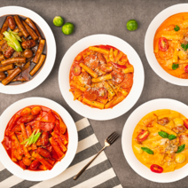 4분 조리 물없이 먹는 떡볶이 5종(국물 떡볶이 로제 떡볶이 짜장 떡볶이 매콤투움바 떡볶이 나폴리탄 떡볶이), 나플리탄떡볶이