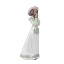 Nao by Lladro 야드로 나오 작은 조각상 인형 기도하는 소녀 Sunday Best Porcelain Girl Figure