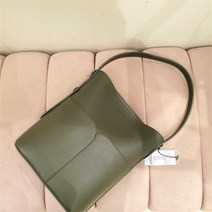 앤클라인 NC14 수납공간 넉넉한 세로형 핸드백 dyd8p