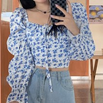 [랜덤플레이] 플라워 스트링 크롭 블라우스