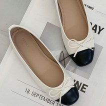 [더희22] 리본 스퀘어토 클래식 투톤 플랫 슈즈