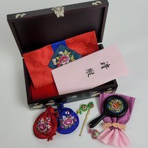 [신박한 잡화] 애교예단 세트 B형 {예단함+손거울+예단보+예단서식지+귀이게+청홍주머니(찹쌀 팥포함)+보자기}