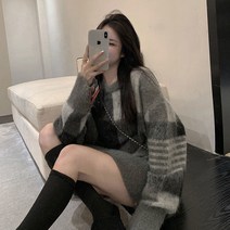 모헤어 나른한 스웨터 여 겨울 도톰 미디기장 뽀글이 니트 루즈핏 그레이 체크 라운드