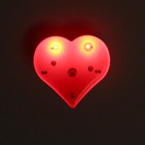 아트박스/파티해 LED 플래시라이트 뱃지 (하트), 본품