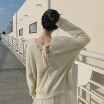 떳다그녀 아브 브이넥 니트