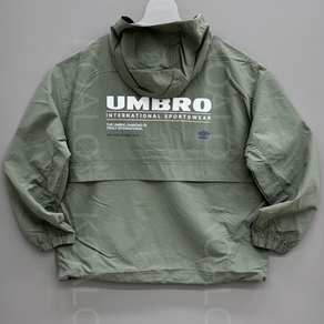 [국내백화점판] UMBRO 엄브로 25신상 클래식 긴팔 후드형 아노락 셋업 (카키)