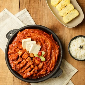 [밥도둑] 밥한그릇 뚝딱 통삼겹살 묵은지 김치찜 550g 2팩 (총 1.1kg)