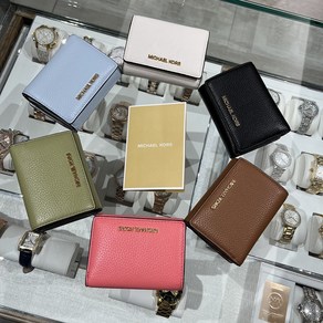 마이클코어스 제트 세트 트래블 미디엄 페블 가죽 3단 지갑 Michael Kors Medium Pebbled Leather Trifold Wallet 호환 35S3GTVE2L