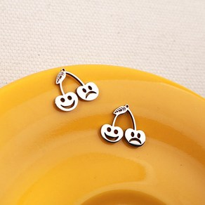 싼비즈 [8-044-14]써지컬스틸 펜던트 표정체리 13x12mm 1개