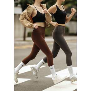 운동복 요가 세트 착용 모습