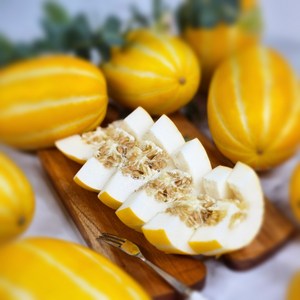 당도보장 당일수확 산지직송 꿀참외 고당도 성주참외 맛보장, 1개, [고당도가정용]중대과 2kg(4-7과 내외)